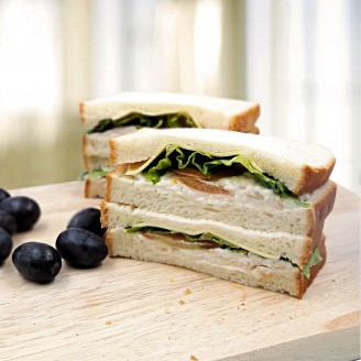 Cheezy Tuna Sandwich with Fruit