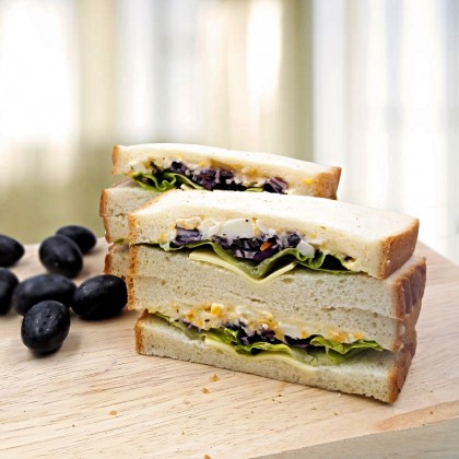 Minty Egg Cheese Sandwich with Fruit