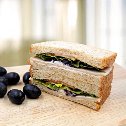 Deli Chicken Sandwich with Fruit